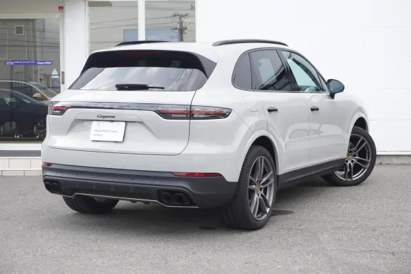2022 Porsche Cayenne — photo 3 | Tuminion Kenya