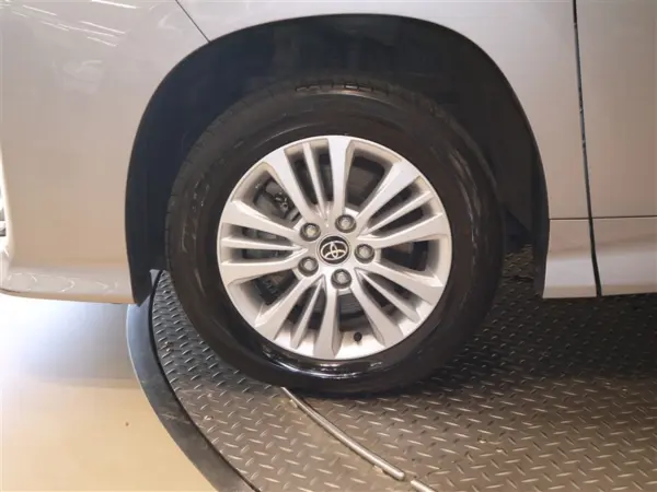 2023 Toyota Noah — photo 9 | Tuminion Kenya