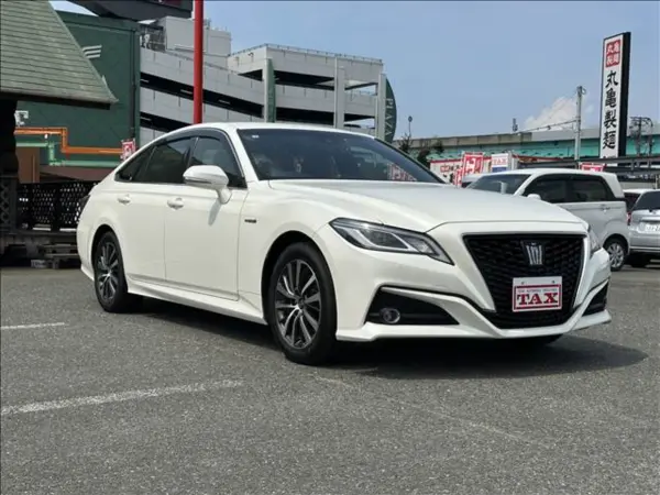 2019 Toyota Crown — photo 9 | Tuminion Kenya