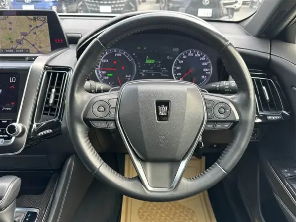 2019 Toyota Crown — photo 2 | Tuminion Kenya