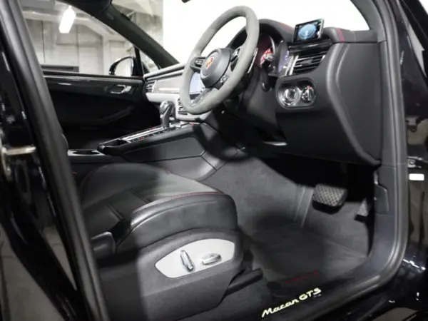 2024 Porsche Macan — photo 7 | Tuminion Kenya