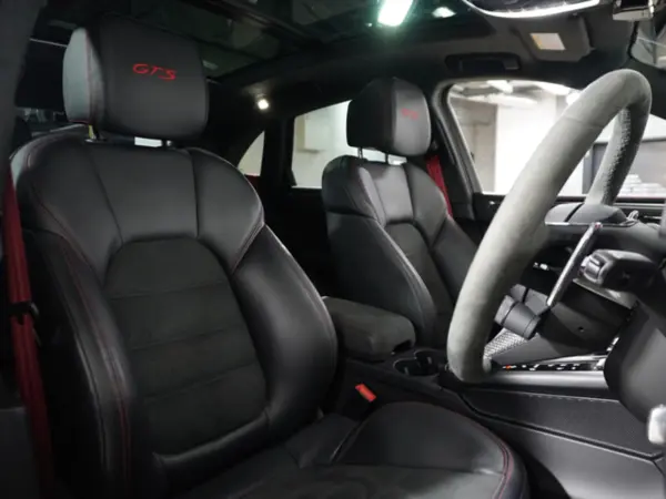 2024 Porsche Macan — photo 8 | Tuminion Kenya