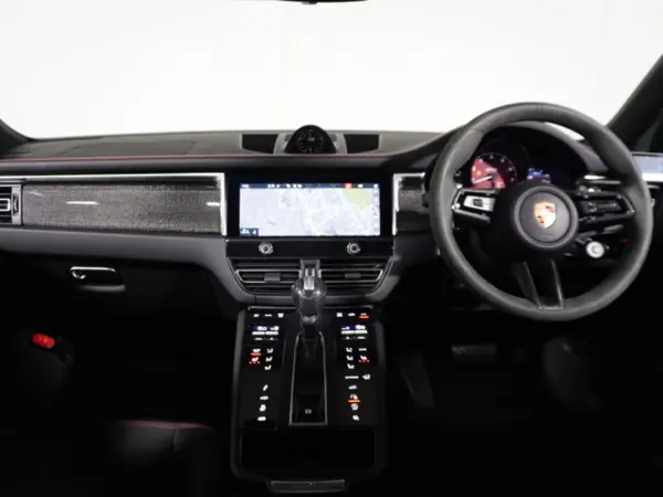 2024 Porsche Macan — photo 9 | Tuminion Kenya