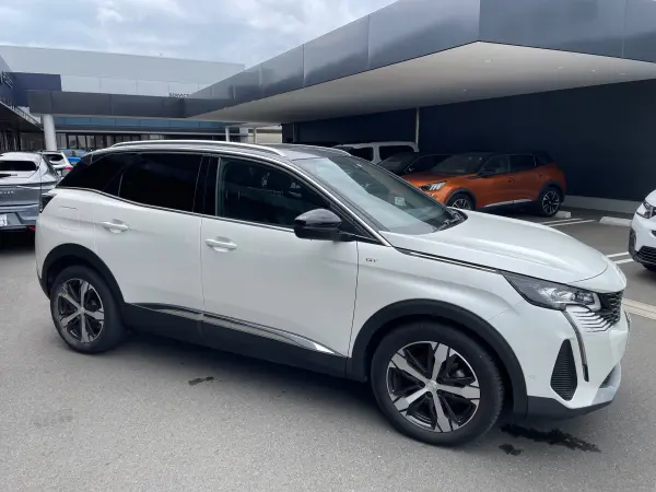 2022 Peugeot 3008 — photo 2 | Tuminion Kenya