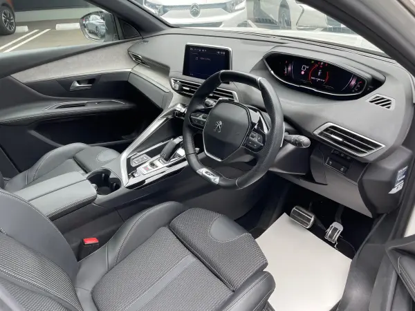 2022 Peugeot 3008 — photo 7 | Tuminion Kenya