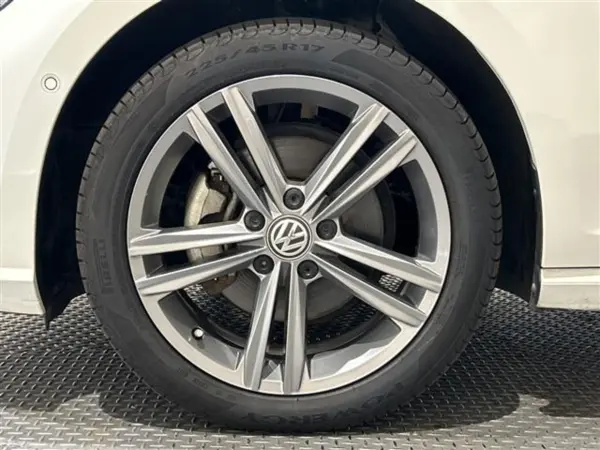 2019 Volkswagen Golf — photo 9 | Tuminion Kenya