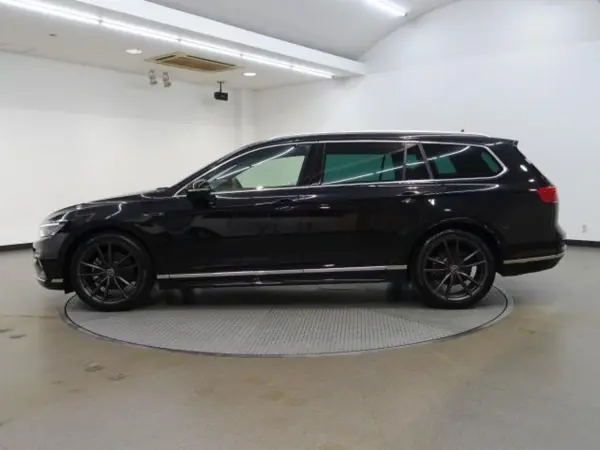 2025 Volkswagen Passat — photo 2 | Tuminion Kenya