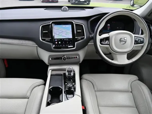2023 Volvo Xc90 — photo 1