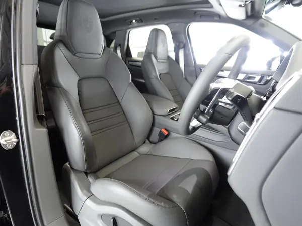 2023 Porsche Cayenne — photo 7 | Tuminion Kenya