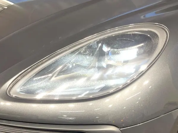2020 Porsche Macan — photo 8 | Tuminion Kenya