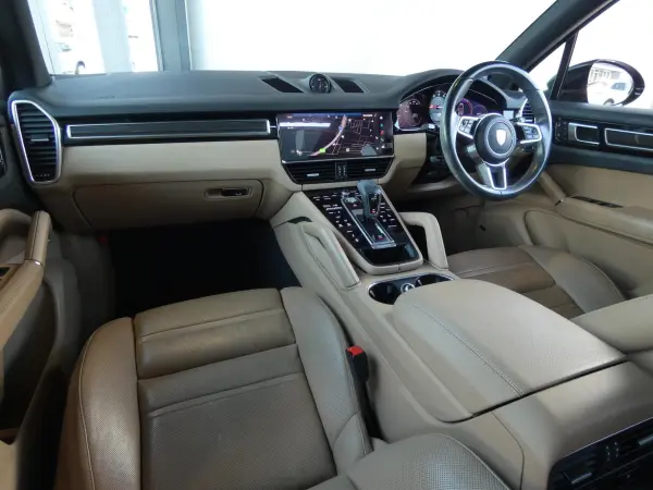 2022 Porsche Cayenne — photo 8 | Tuminion Kenya