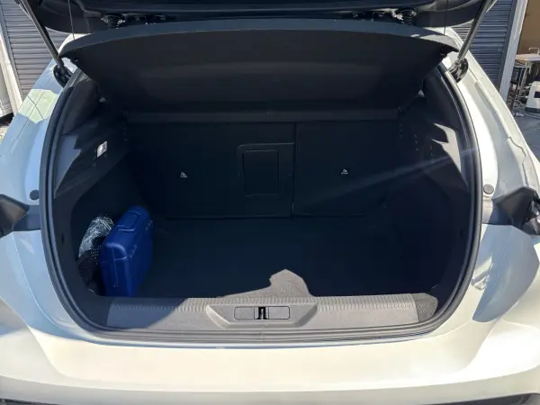 2023 Peugeot 308 — photo 7 | Tuminion Kenya