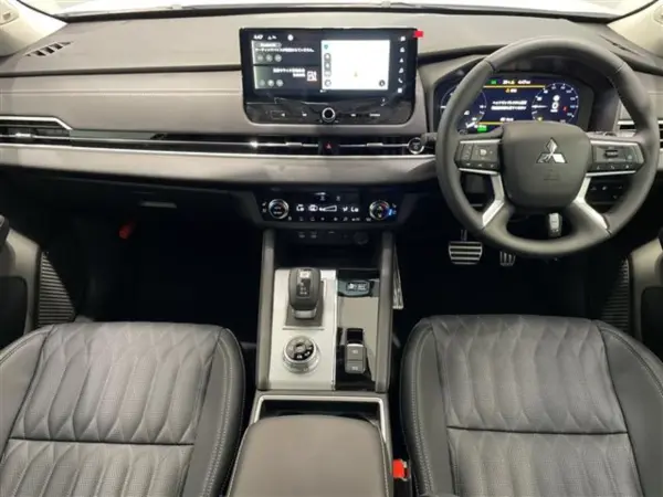 2025 Mitsubishi Outlander — photo 2 | Tuminion Kenya