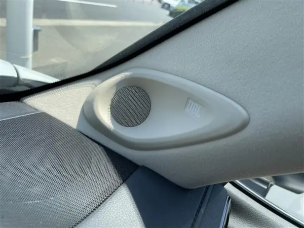 2024 Toyota Landrcuiser 300 — photo 8 | Tuminion Kenya
