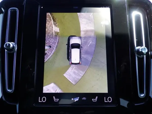 2021 Volvo Xc40 — photo 3 | Tuminion Kenya