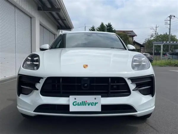 2021 Porsche Macan — photo 8 | Tuminion Kenya