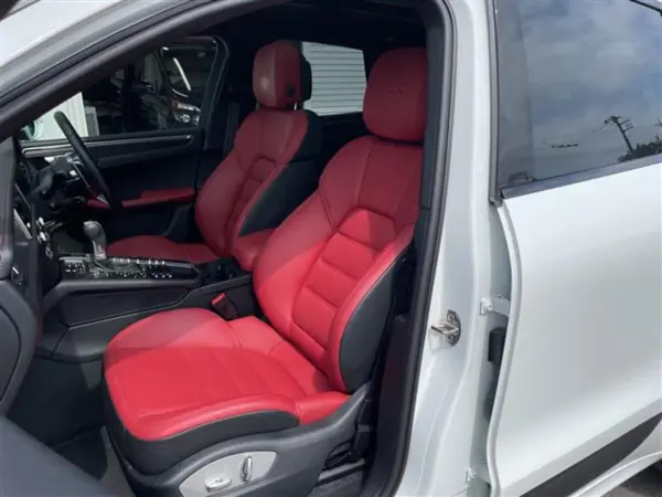 2021 Porsche Macan — photo 7 | Tuminion Kenya