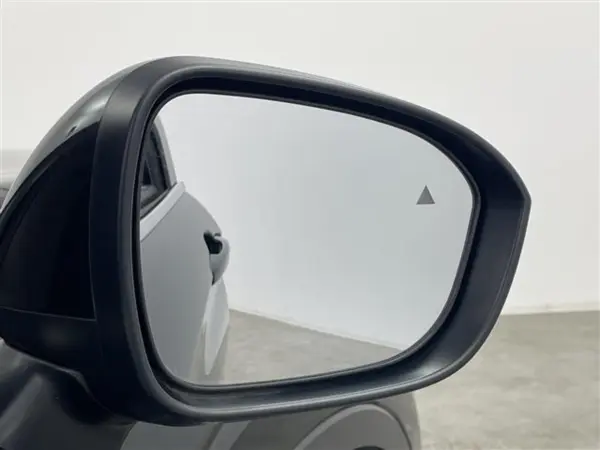 2023 Mitsubishi Outlander — photo 7 | Tuminion Kenya