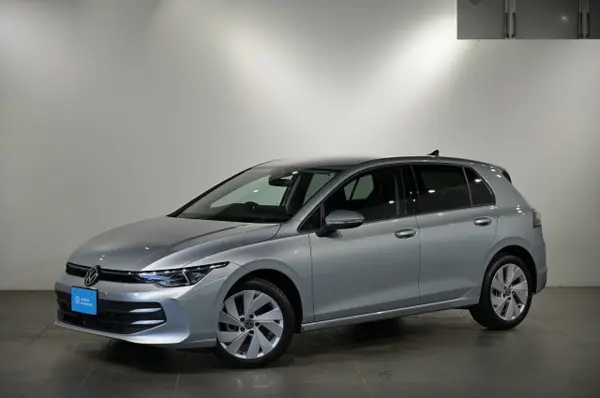 2025 Volkswagen Golf — photo 1