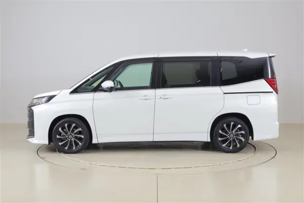 2025 Toyota Noah — photo 3 | Tuminion Kenya