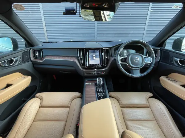 2021 Volvo Xc60 — photo 2 | Tuminion Kenya