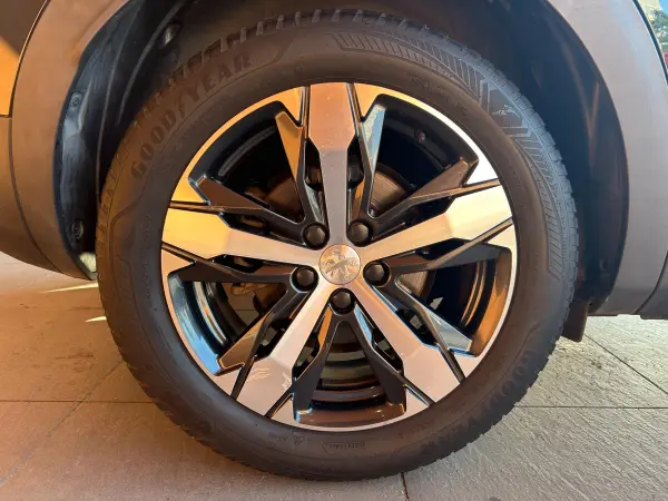 2022 Peugeot 3008 — photo 9 | Tuminion Kenya