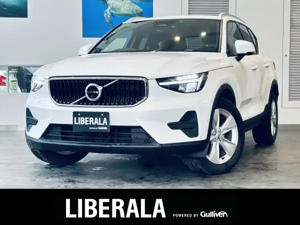 2023 Volvo Xc40 — photo 1