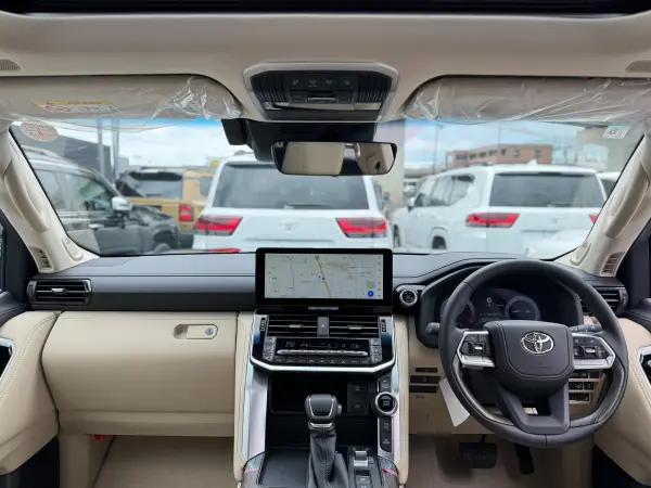2025 Toyota Landrcuiser 300 — photo 7 | Tuminion Kenya