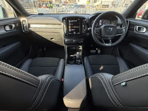 2021 Volvo Xc40 — photo 3 | Tuminion Kenya