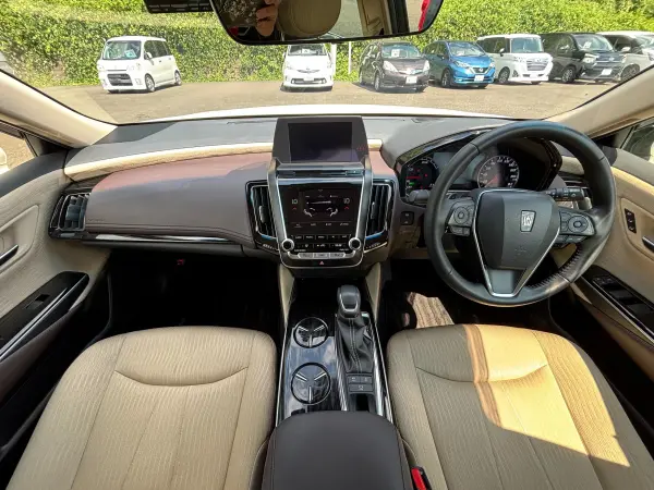 2019 Toyota Crown — photo 3 | Tuminion Kenya