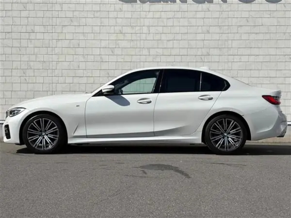 2019 Bmw 3 Series — photo 9 | Tuminion Kenya