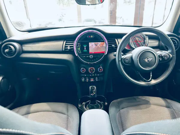 2021 Mini Cooper — photo 2 | Tuminion Kenya