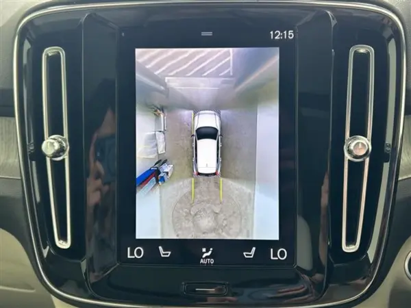 2021 Volvo Xc40 — photo 3 | Tuminion Kenya