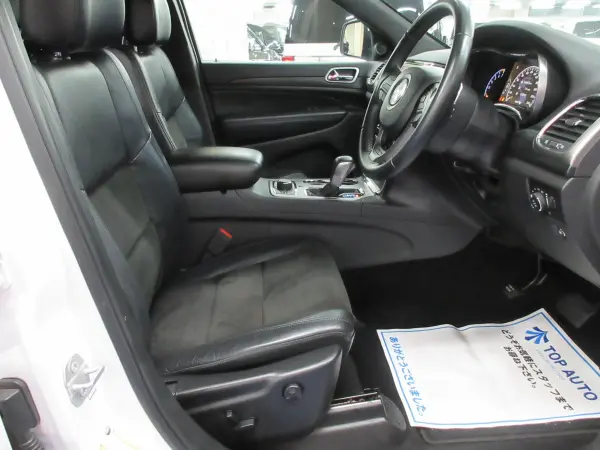 2019 Jeep Grand Cherokee — photo 8 | Tuminion Kenya