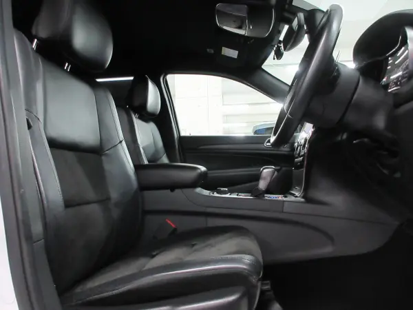 2019 Jeep Grand Cherokee — photo 9 | Tuminion Kenya