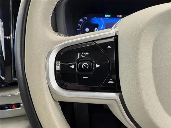 2022 Volvo Xc60 — photo 3 | Tuminion Kenya