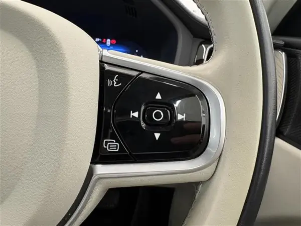 2022 Volvo Xc60 — photo 7 | Tuminion Kenya