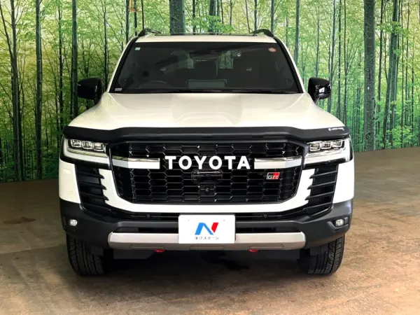 2023 Toyota Landrcuiser 300 — photo 8 | Tuminion Kenya