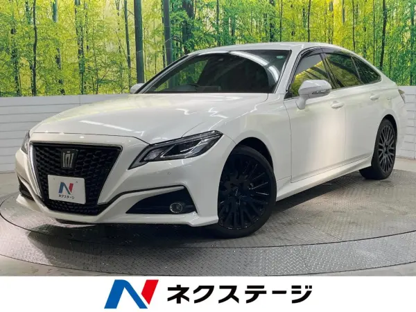 2019 Toyota Crown — photo 1