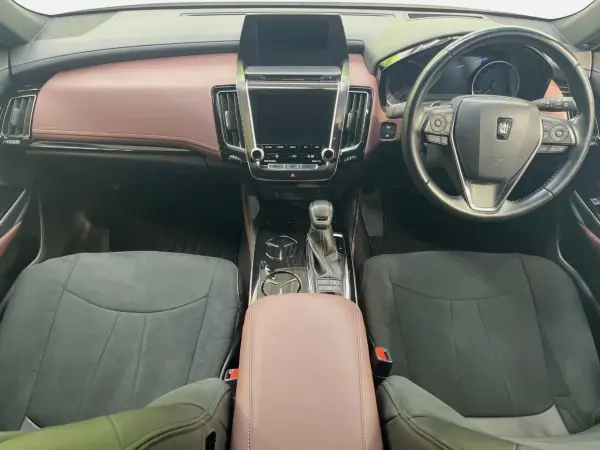 2019 Toyota Crown — photo 2 | Tuminion Kenya