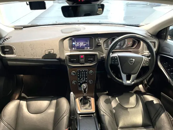 2019 Volvo V40 — photo 2 | Tuminion Kenya