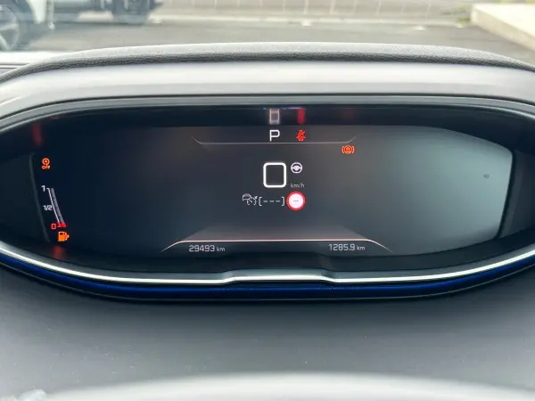 2022 Peugeot 5008 — photo 9 | Tuminion Kenya