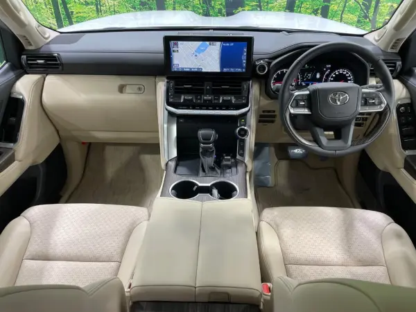 2024 Toyota Landrcuiser 300 — photo 2 | Tuminion Kenya