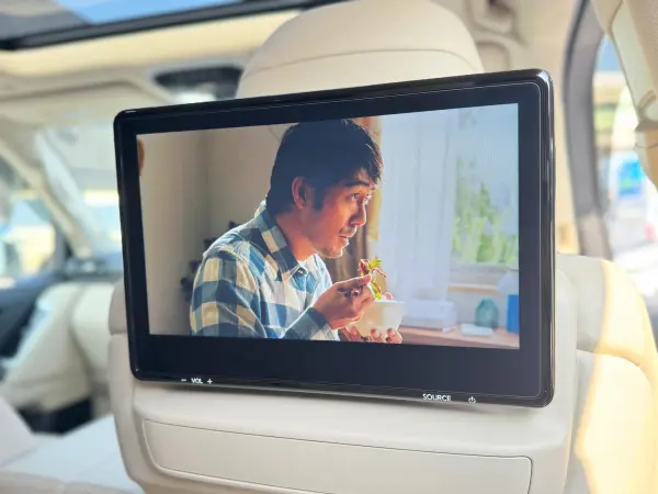 2025 Toyota Landrcuiser 300 — photo 3 | Tuminion Kenya