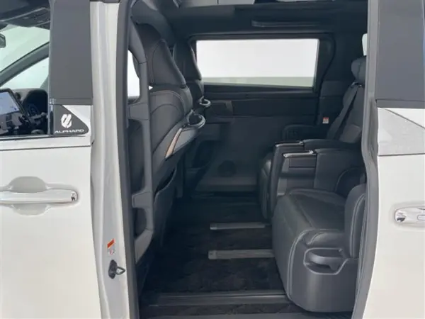 2024 Toyota Alphard — photo 9 | Tuminion Kenya