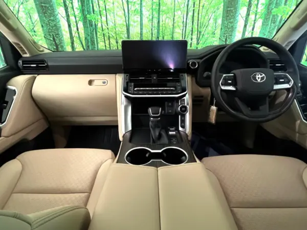 2025 Toyota Landrcuiser 300 — photo 2 | Tuminion Kenya