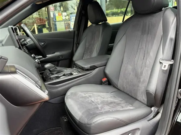 2021 Toyota Crown — photo 8 | Tuminion Kenya
