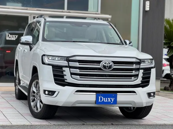 2025 Toyota Landrcuiser 300 — photo 3 | Tuminion Kenya