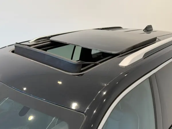 2023 Jeep Grand Cherokee — photo 9 | Tuminion Kenya