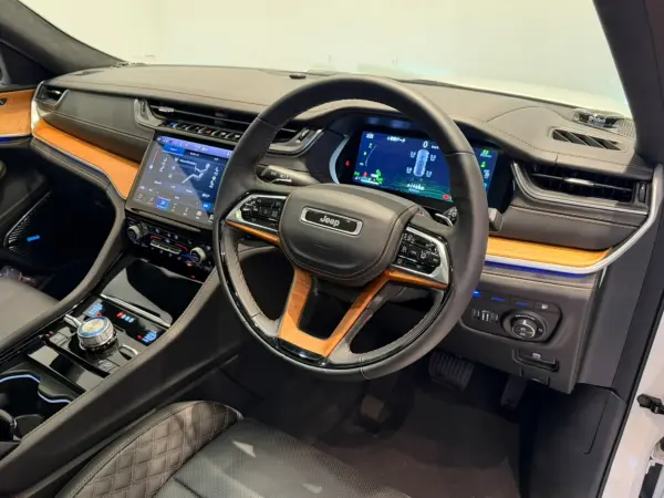 2023 Jeep Grand Cherokee — photo 3 | Tuminion Kenya